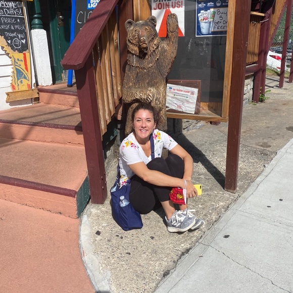 Profile Picture of Daniela Prestia (@danyellow26) on Poshmark