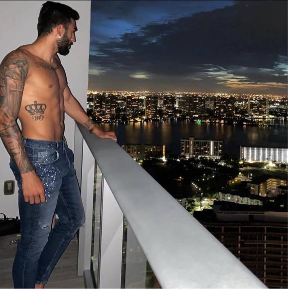 Profile Picture of Alvaro gabriel Rezzano (@arezzano) on Poshmark