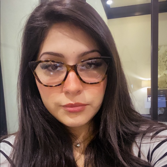 Profile Picture of Shelly Estrada (@shellyestrada) on Poshmark