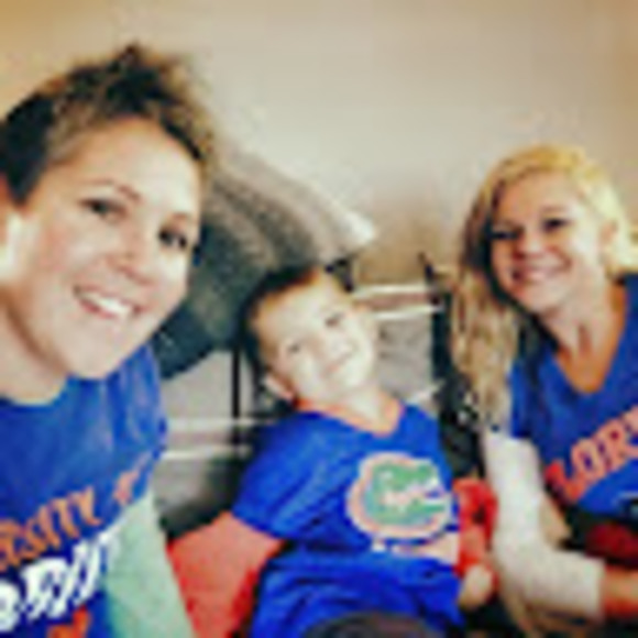 Profile Picture of Erin Fasold (@erinfasold) on Poshmark