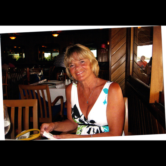 Profile Picture of Deborsh Schoenbauer (@schoenbauer) on Poshmark