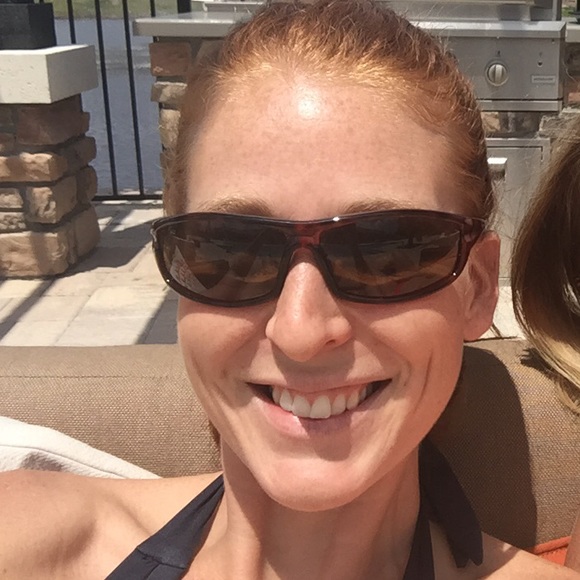 Profile Picture of Christie Gerke (@christiergerke) on Poshmark