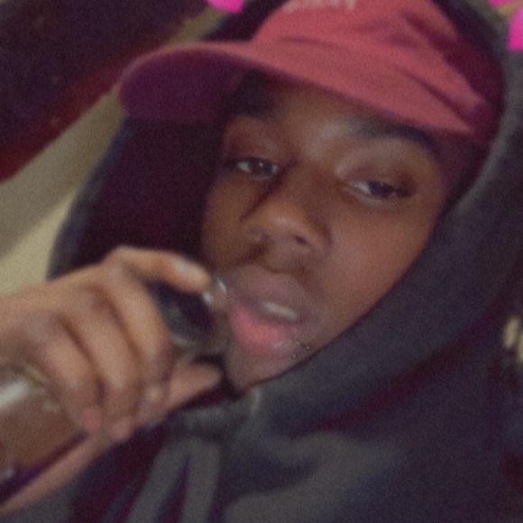 Hazeem James-brister - Poshmark Profile Picture of Hazeem James-brister (@zeem212) on Poshmark