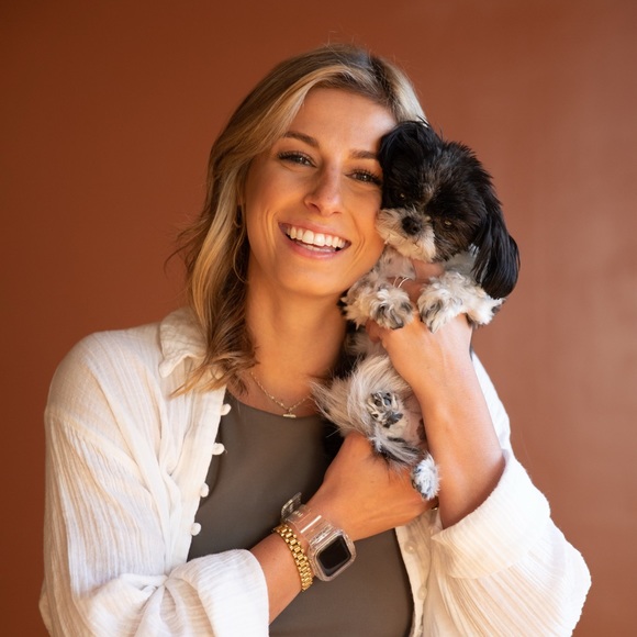 Nicole Bertolozzi - Poshmark Profile Picture of Nicole Bertolozzi (@nbertolozzi1) on Poshmark