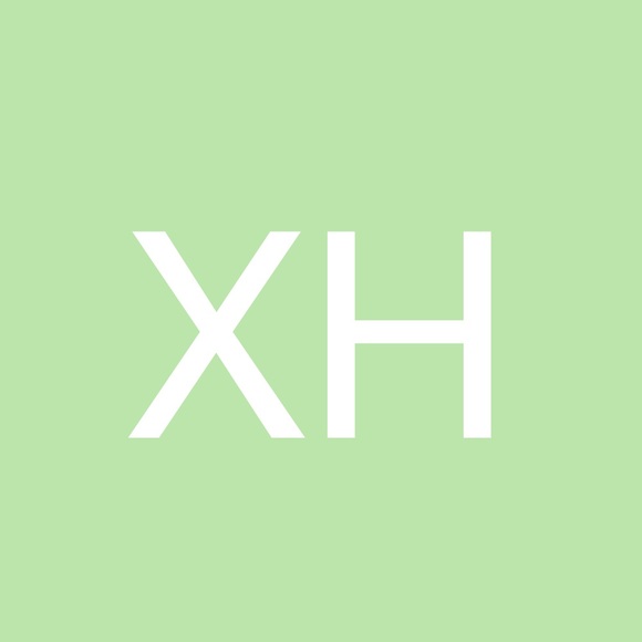Profile Picture of Xenie Hinds (@xeniecanada) on Poshmark