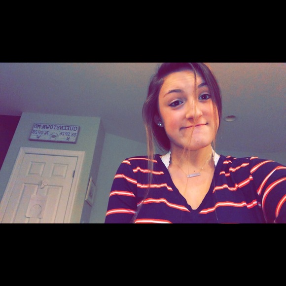 Profile Picture of Issy Leech (@_issyleech) on Poshmark