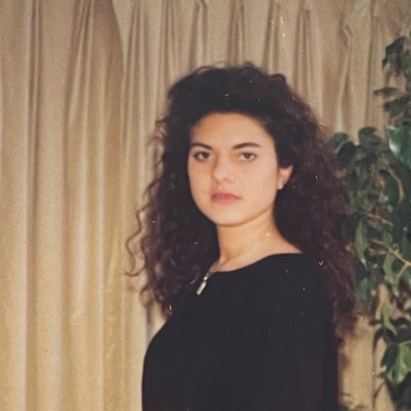 Profile Picture of Carle Steven (@carlababe72) on Poshmark