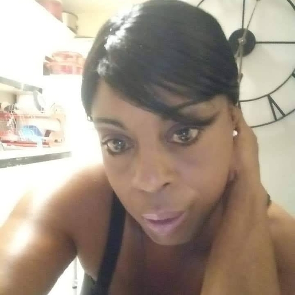 Profile Picture of Faye Bailey (@fbailey882) on Poshmark