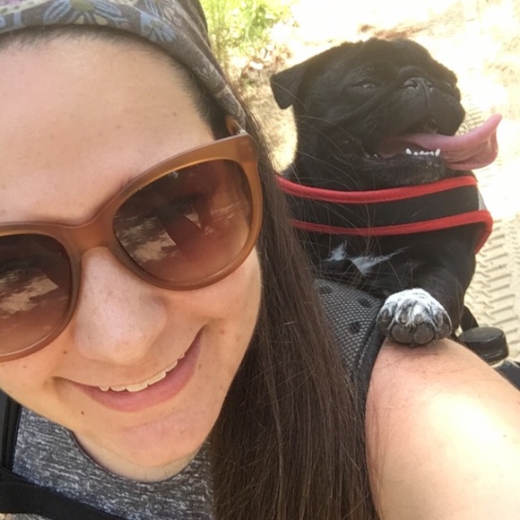 Profile Picture of Jess Moroney (@jlc822) on Poshmark