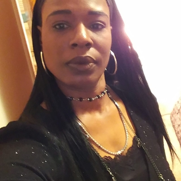 Profile Picture of Tamara Sims (@tamara_sims) on Poshmark