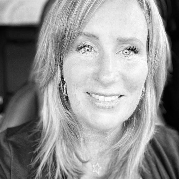 Profile Picture of Febra Hensley (@febra) on Poshmark