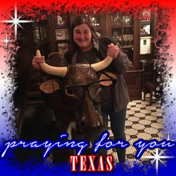 Profile Picture of Nichelle Romack (@nichelleromack) on Poshmark