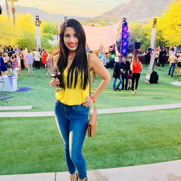 Profile Picture of Aparna Mohla (@aparnamohla) on Poshmark