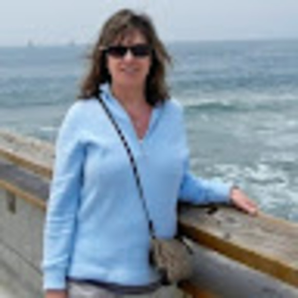 Profile Picture of Susan Gurry (@susangurry) on Poshmark