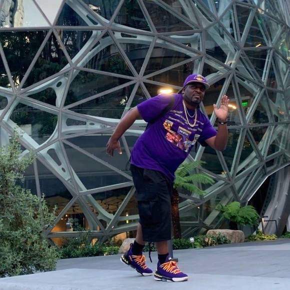 Profile Picture of Curtis Robinson (@audibxny) on Poshmark