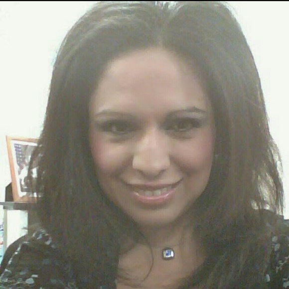 Profile Picture of Roberta Padilla (@rlp666) on Poshmark