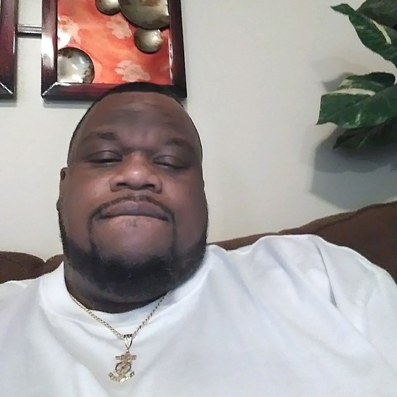 Tommie Taliaferro - Poshmark Profile Picture of Tommie Taliaferro (@tank901) on Poshmark