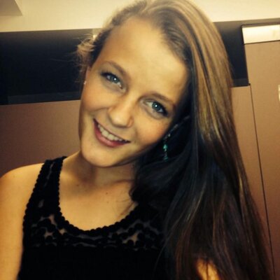 Profile Picture of Lara Murphy (@murfdigadeedog) on Twitter