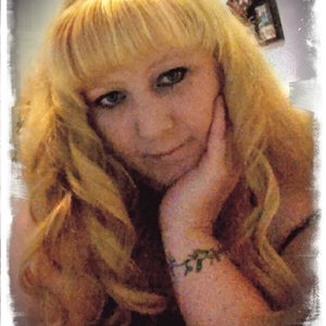 Profile Picture of Laura Roy (@looneytoonson119) on Myspace