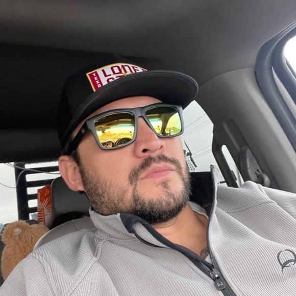 Profile Picture of Albert Medrano jr. (@albertmedran793) on Poshmark