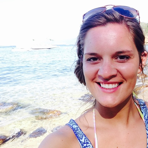 Profile Picture of Lacey Killian (@laceymk) on Poshmark