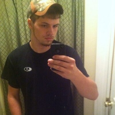 Profile Picture of Dustin Rowe (@dustin2728) on Twitter