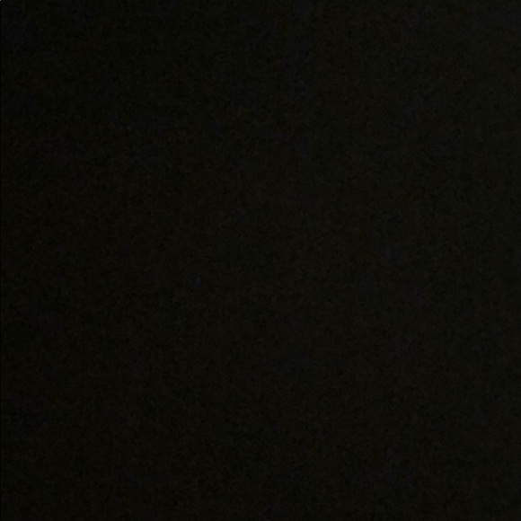 Profile Picture of Claudia Irias (@claw_diaxo) on Poshmark