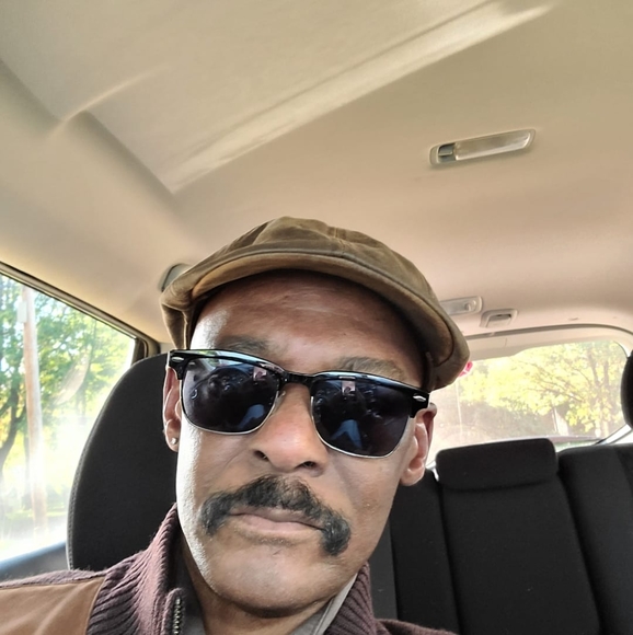 Profile Picture of Steve Garner (@imgarner) on Poshmark