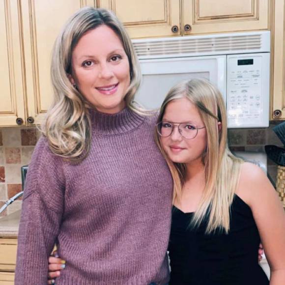 Profile Picture of Lillian Shirley (@fringe81) on Poshmark