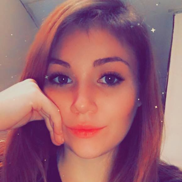 Profile Picture of Chelsea Crawford (@cclynn121416) on Poshmark