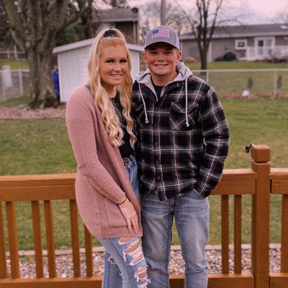 Profile Picture of Lexi Selje (@lexiselje7) on Poshmark