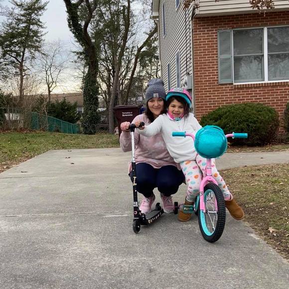 Profile Picture of Samantha Wernersbach (@samx143) on Poshmark