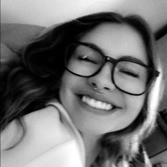 Profile Picture of Krystal Bacon (@krystal_mb) on Poshmark