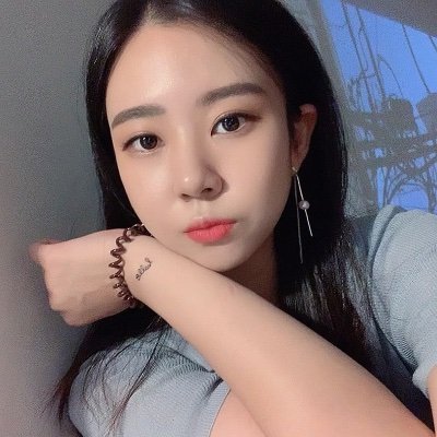 Profile Picture of 스키니 (@choooh02) on Twitter