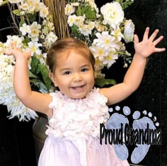 Profile Picture of Lucie Pezzella (@luciepezzella) on Poshmark