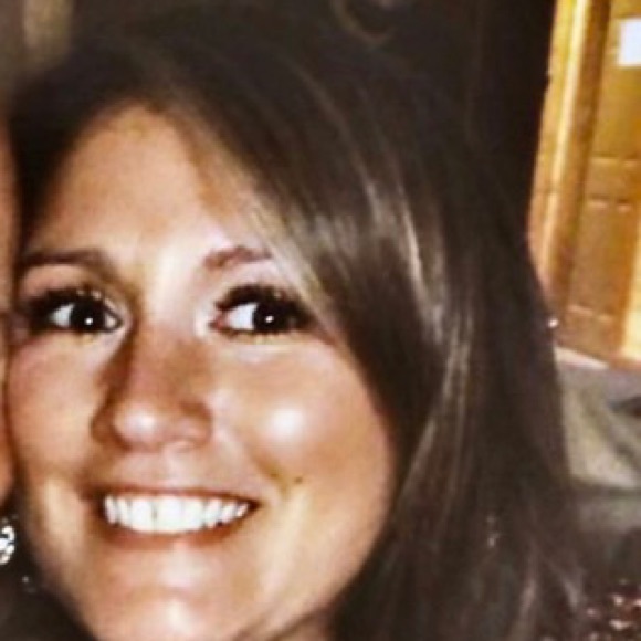 Profile Picture of Caitlin Ravida (@caitlinravida) on Poshmark