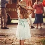 Profile Picture of Lisa Busby (@lisa.busby) on Instagram