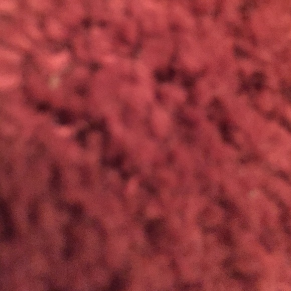 Profile Picture of Andrew Mills (@andrewmills16) on Poshmark