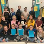 Profile Picture of Jeanine Kelly Andrews (@ellens_dogs_are_in_third_grade) on Instagram