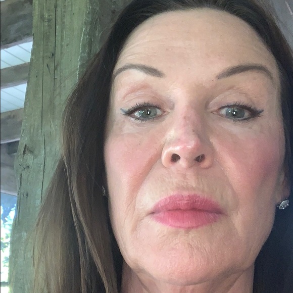 Profile Picture of Kim Roggensack (@kimer3285) on Poshmark