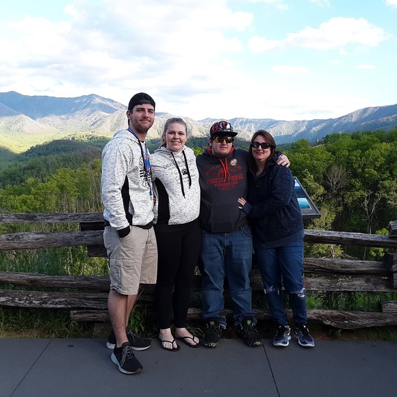 Profile Picture of Colleen Walls (@colwalls) on Poshmark