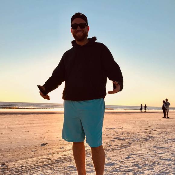 Tyler True - Poshmark Profile Picture of Tyler True (@ttrue09) on Poshmark