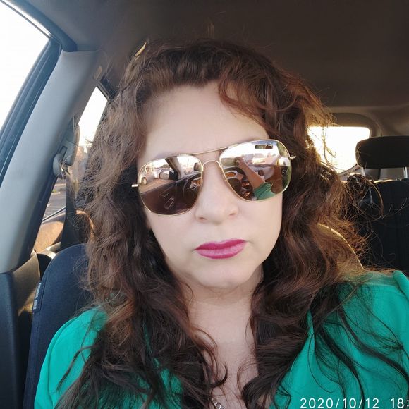 Profile Picture of Coco Vanoye (@coco_vanoye) on Poshmark