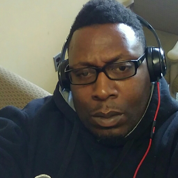 Donald Polk - Poshmark Profile Picture of Donald Polk (@dridah) on Poshmark