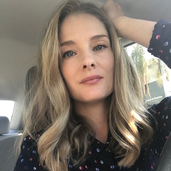 Profile Picture of ! libby Sandy (@aussiegirl_shop) on Poshmark
