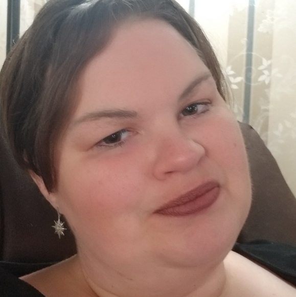 Profile Picture of Lisa Mccroskey (@lisamccroskey) on Poshmark
