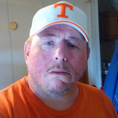 Profile Picture of Tom Kirby (@Crazy_Cat_Dad1) on Twitter