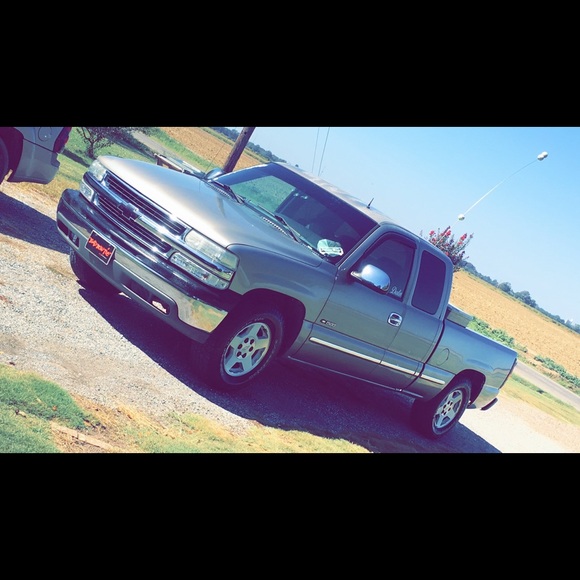 Profile Picture of Dustin Mcintyre (@02silverado) on Poshmark