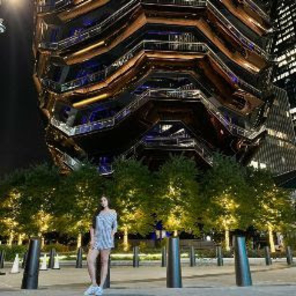 Profile Picture of Daniela valentina Jiménez (@danivajimenez) on Poshmark