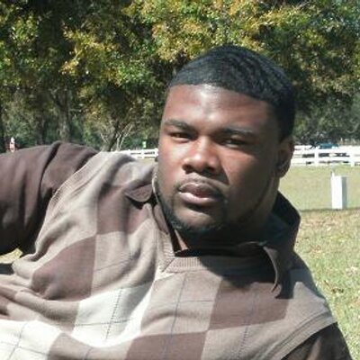 Profile Picture of Zachariah Strong (@zach1983) on Twitter